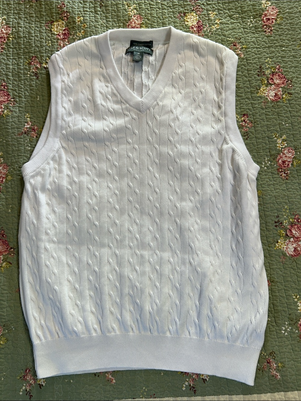 Lyle & Scott Scotland Sweater Vest Mens M White Cable Knit Cotton Preppy V-Neck